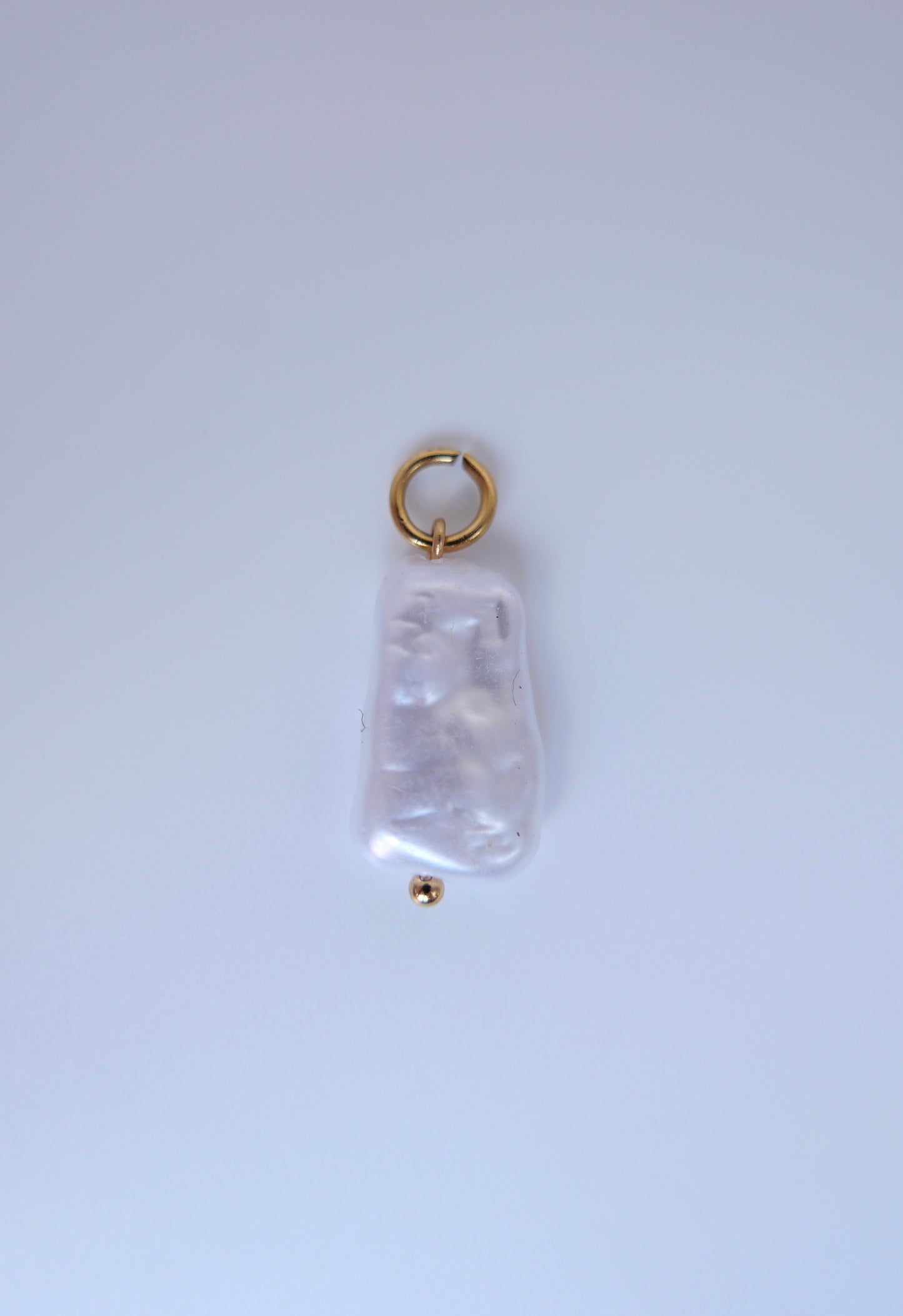 Pearl charm 28