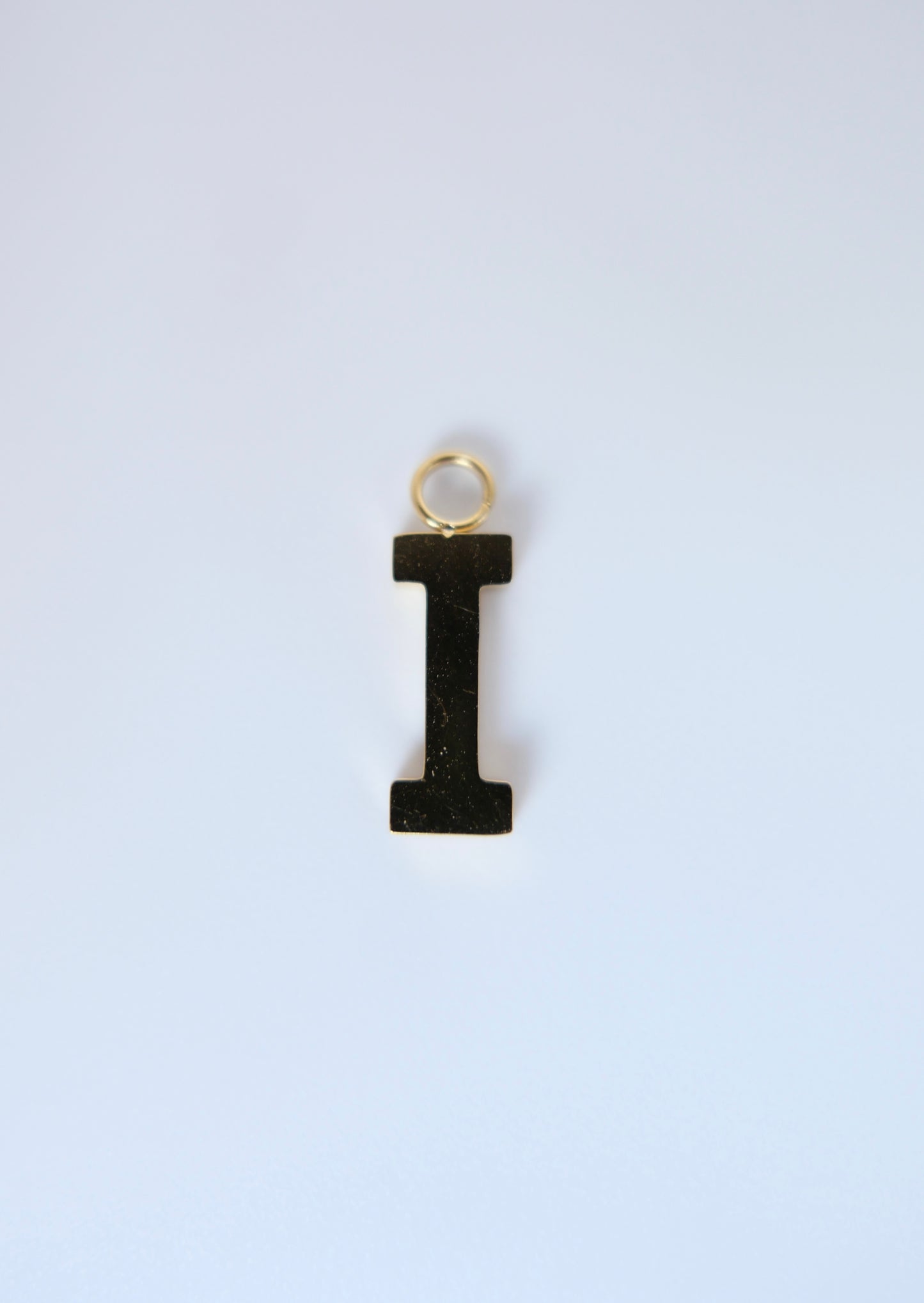 Lettre I charm