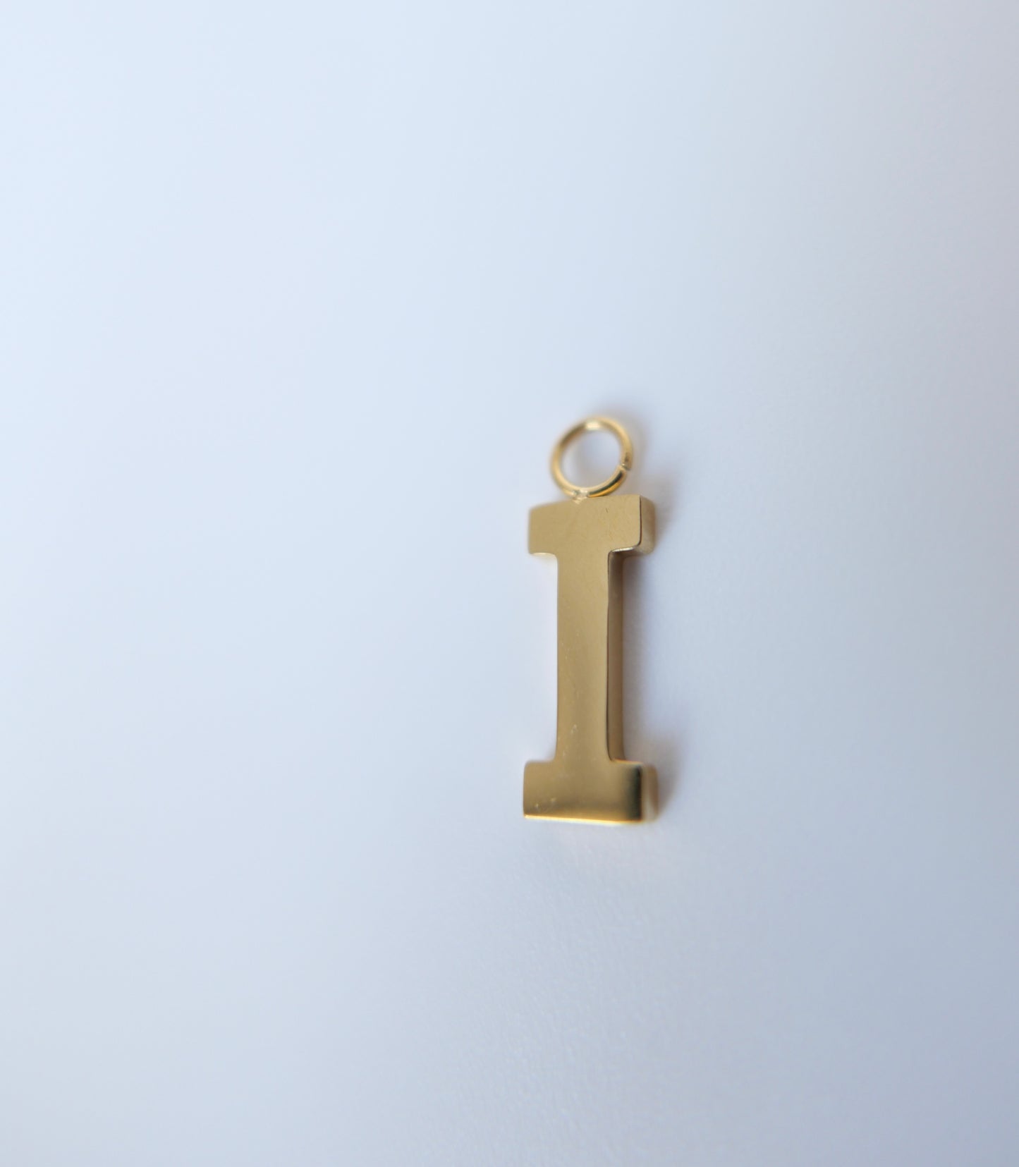 Lettre I charm