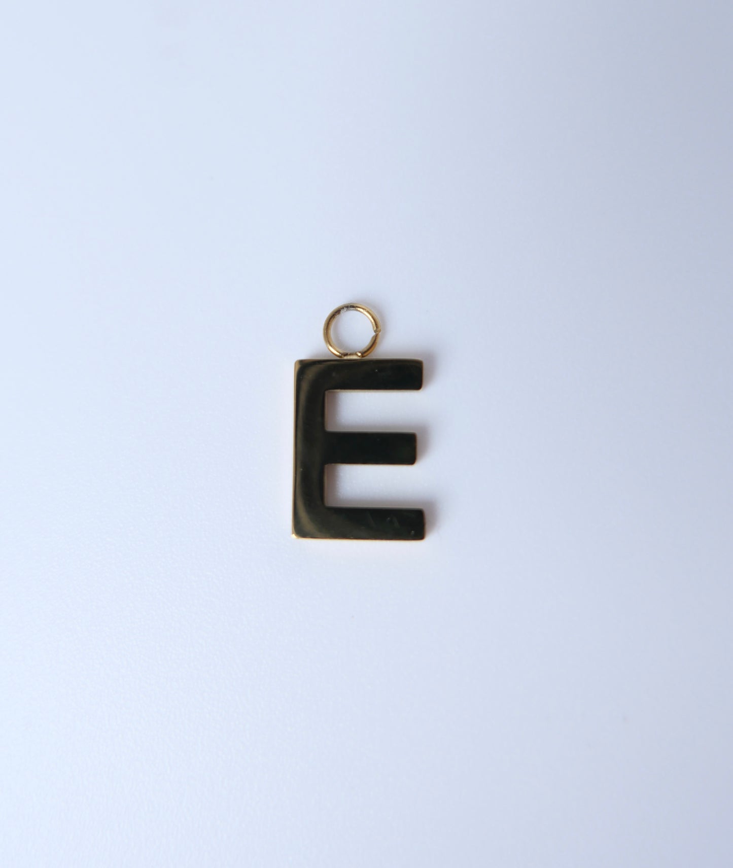 Lettre E charm
