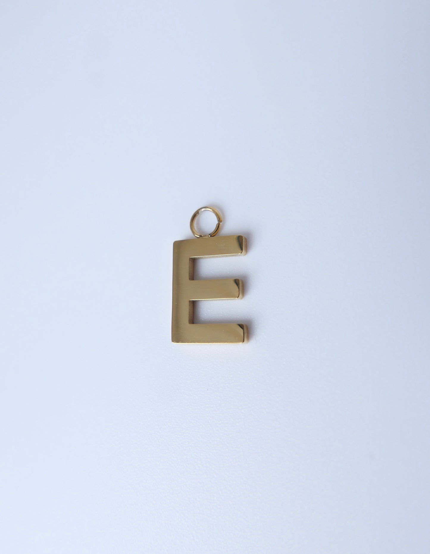 Lettre E charm
