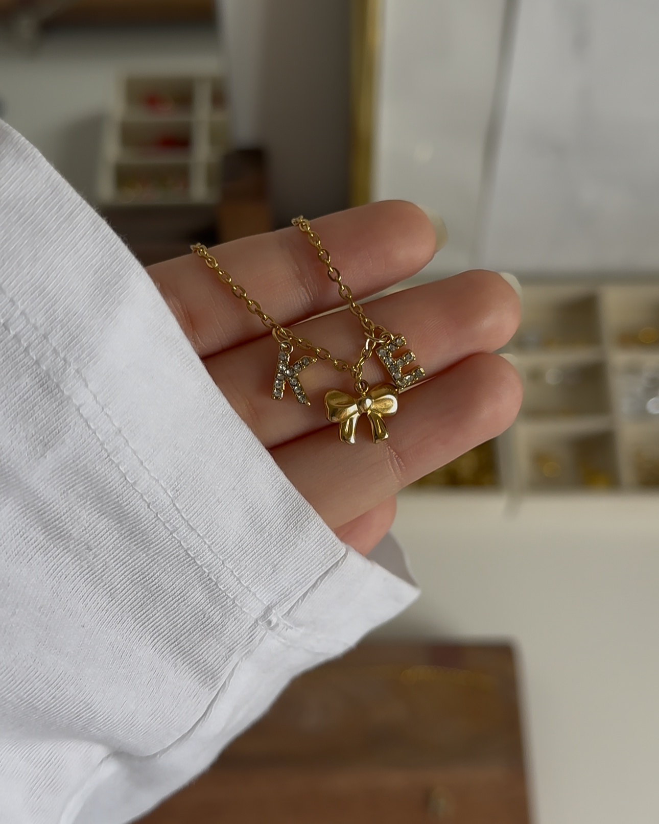 Collier fin