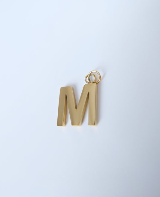 Lettre M charm