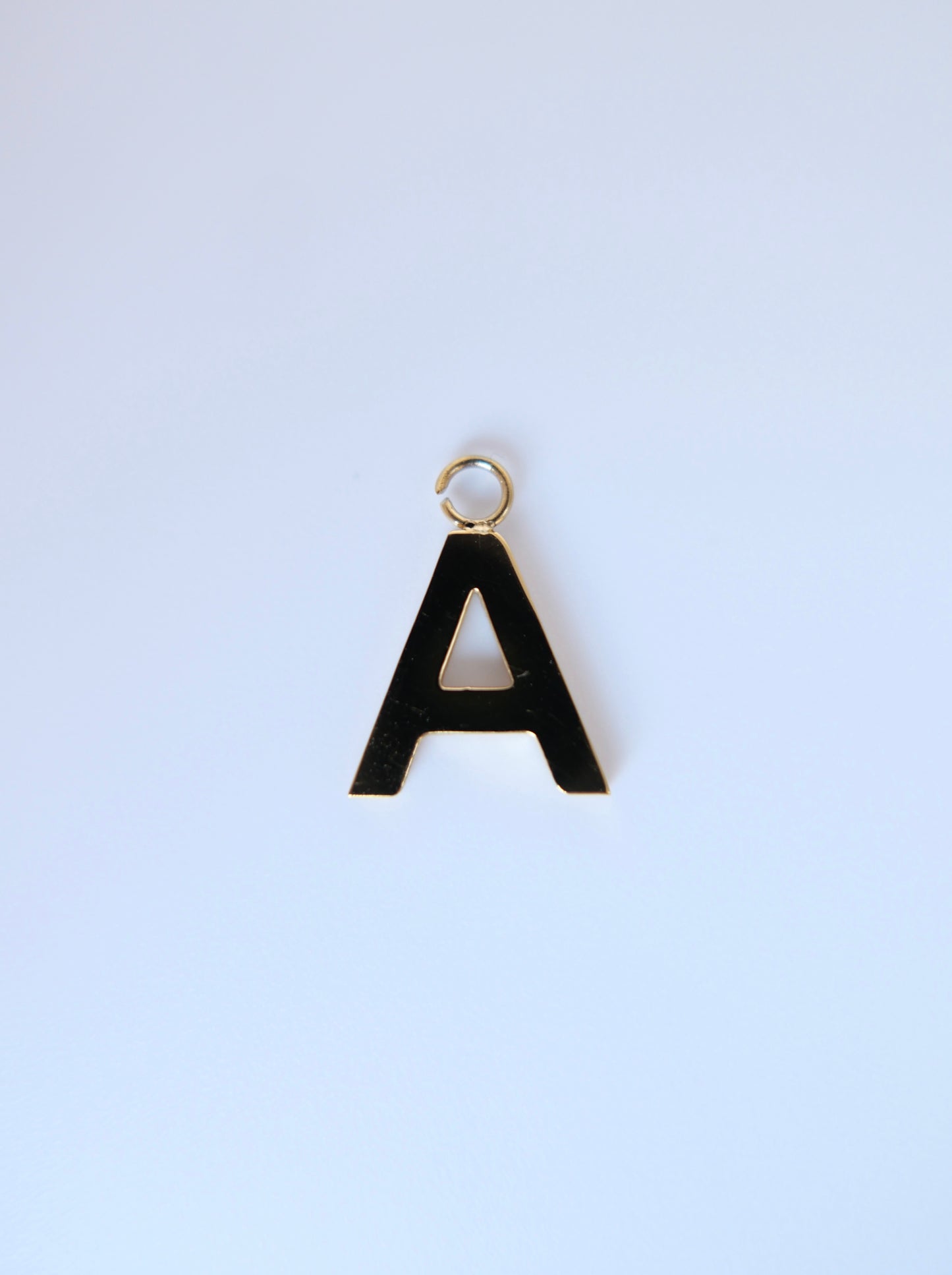 Lettre A charm