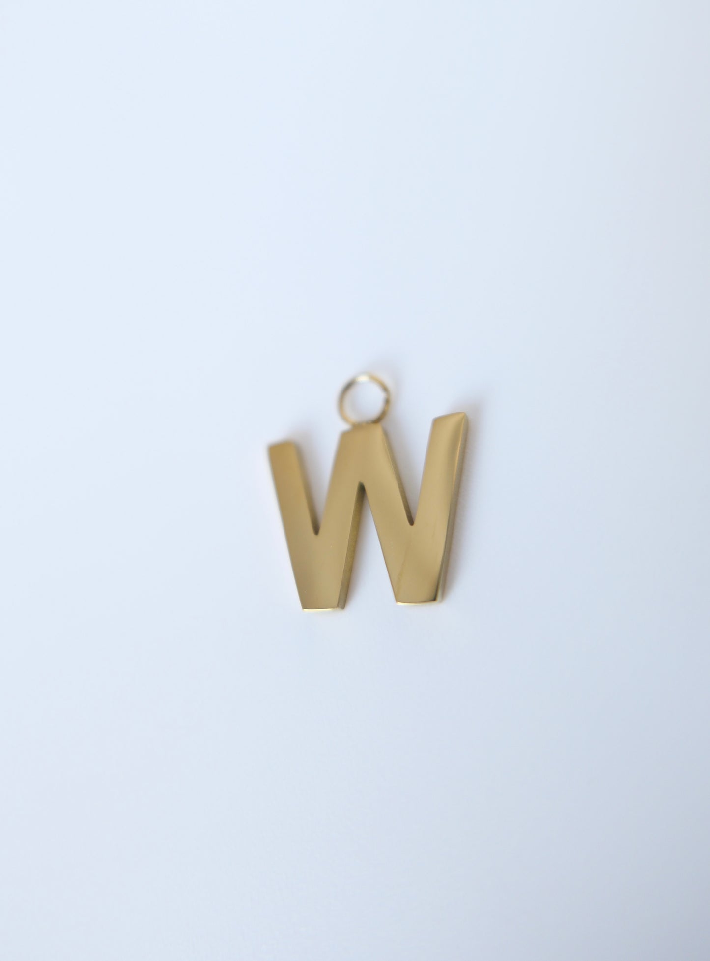Lettre W charm