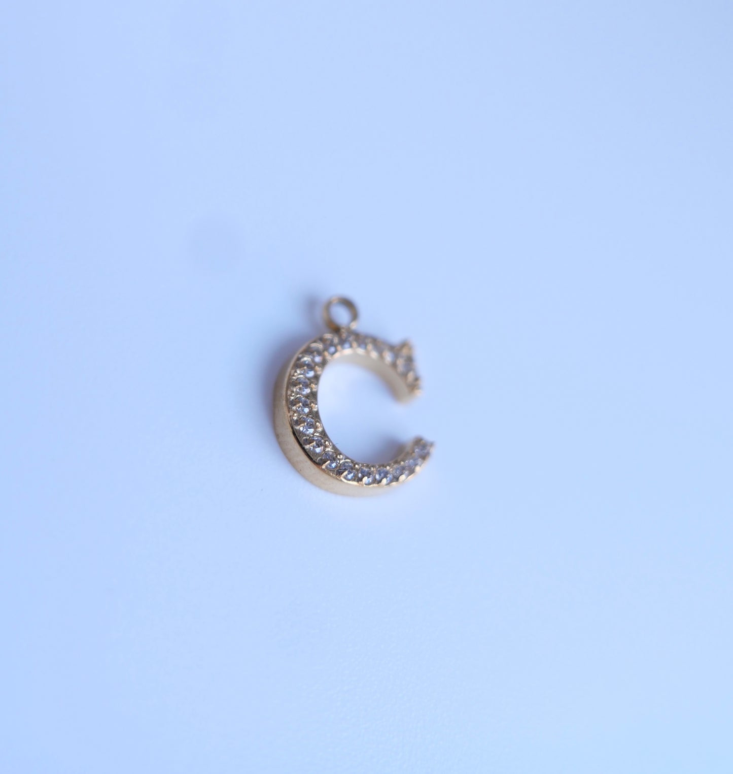 Lettre diamants C large 52